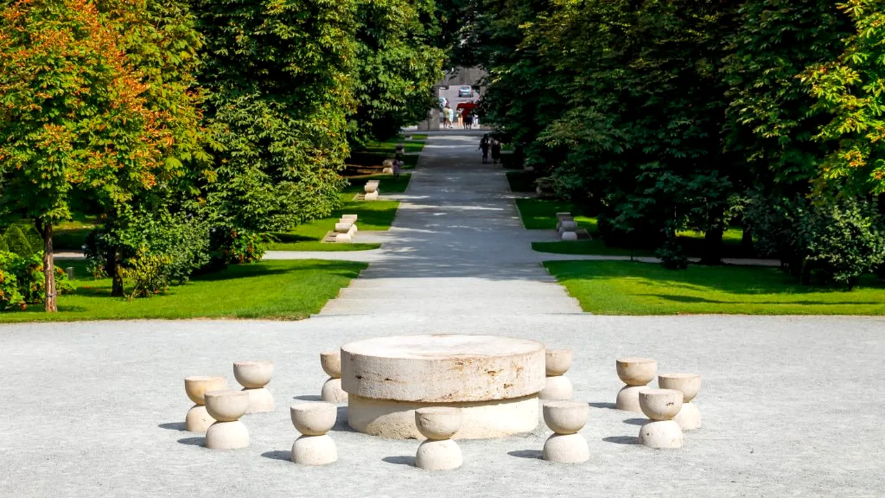 Masa Tăcerii Brâncuși